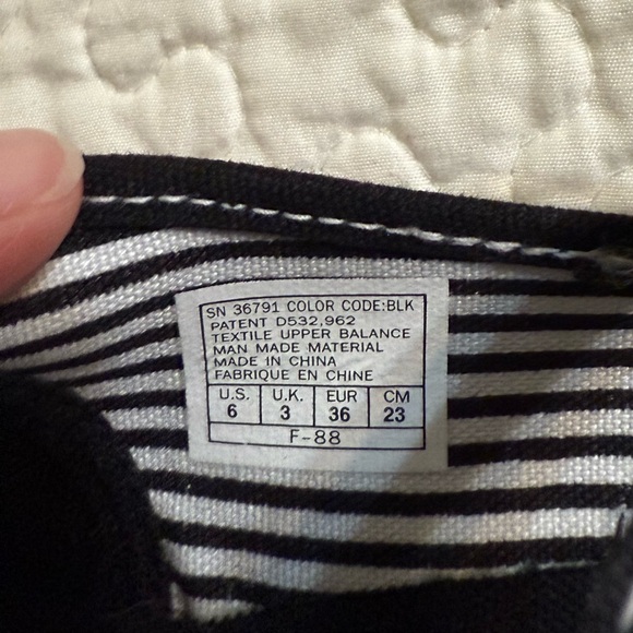 NWOT Women’s Skechers Sugar Skull Mary Jane Shoes Size 6 - Picture 6 of 8